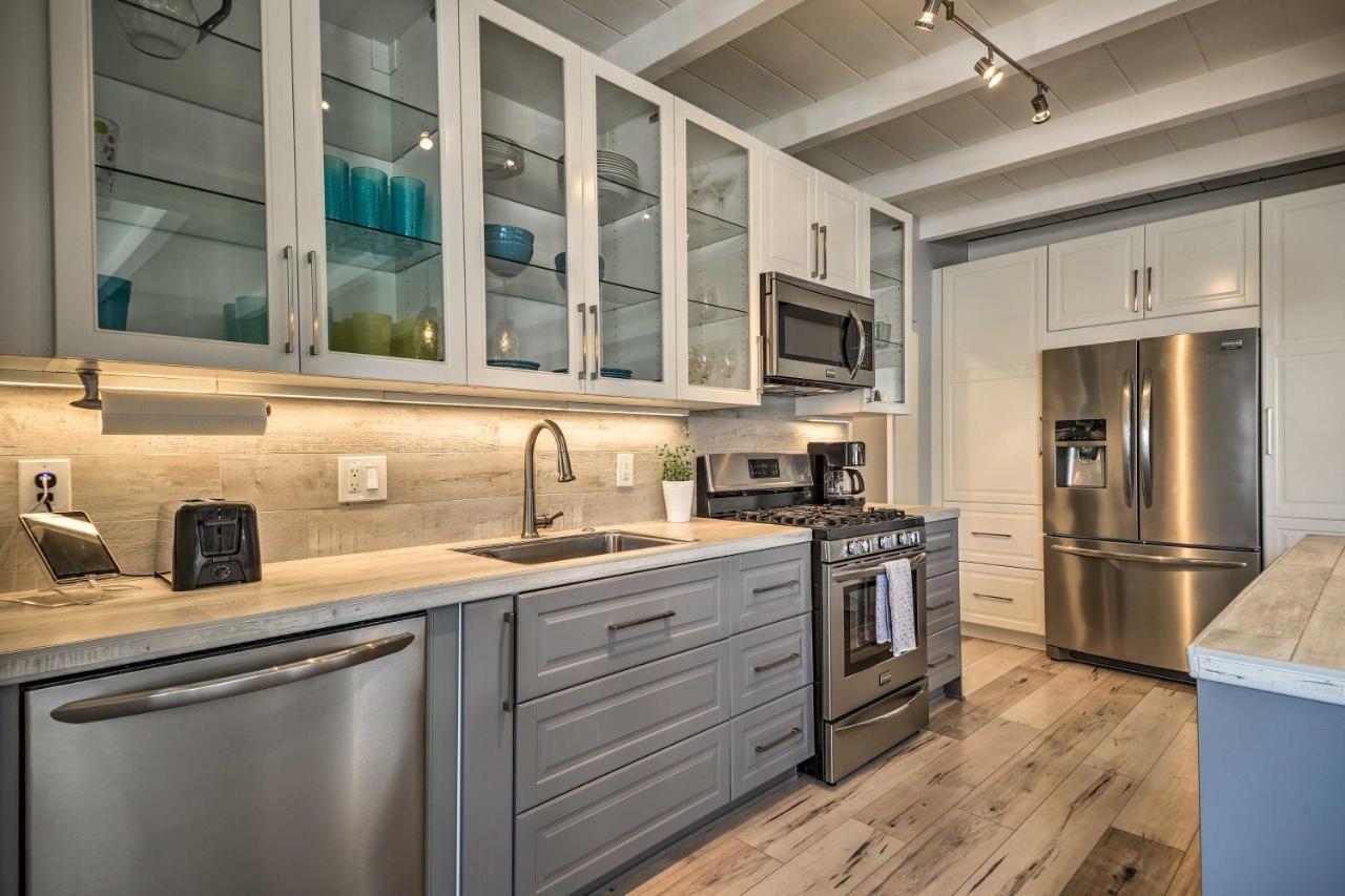 Remodeled Ventura Beach Home With Yard And Fire Pit! ภายนอก รูปภาพ