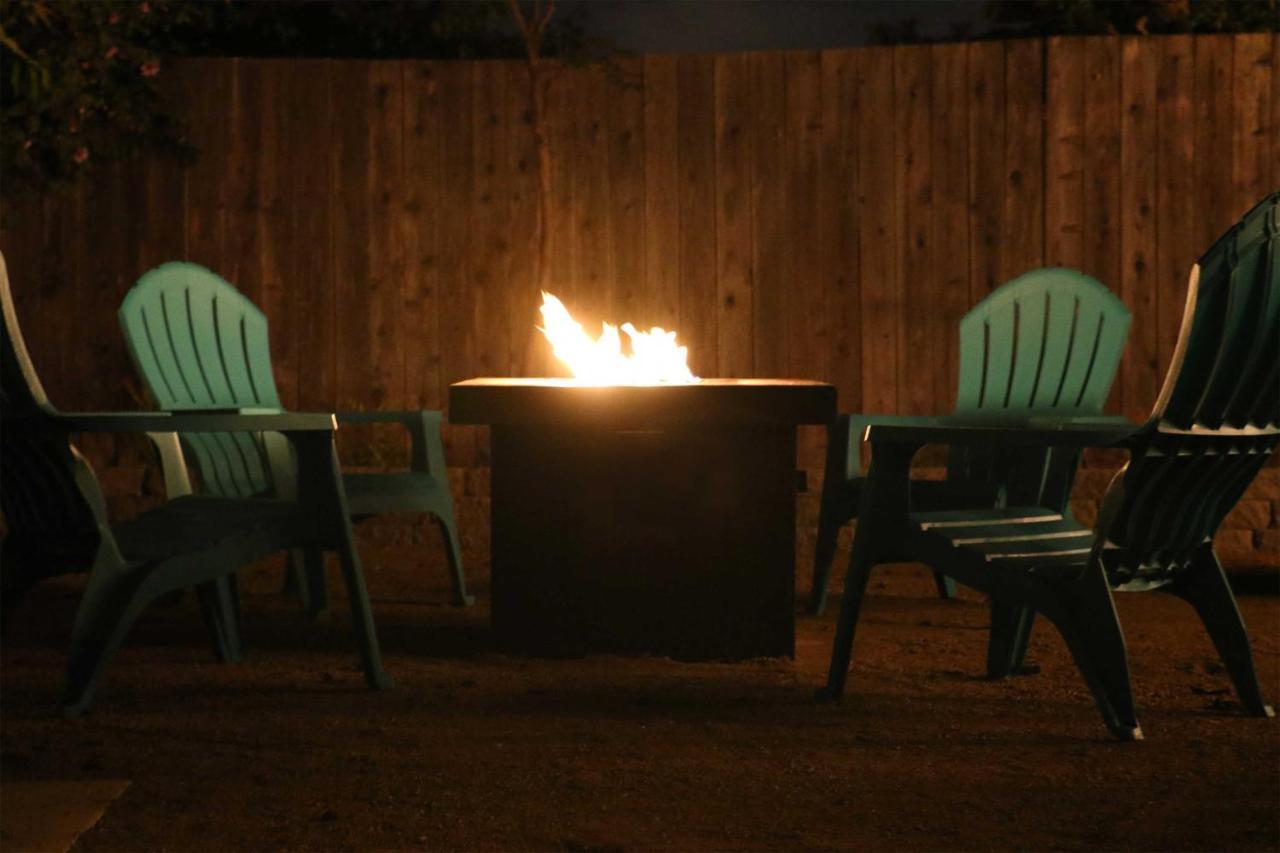 Remodeled Ventura Beach Home With Yard And Fire Pit! ภายนอก รูปภาพ